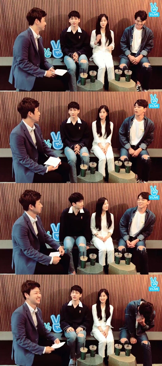 /사진=네이버 V 라이브 '[로맨스특별법] 김민규-혁-초롱의 첫만남!' 방송화면 캡처