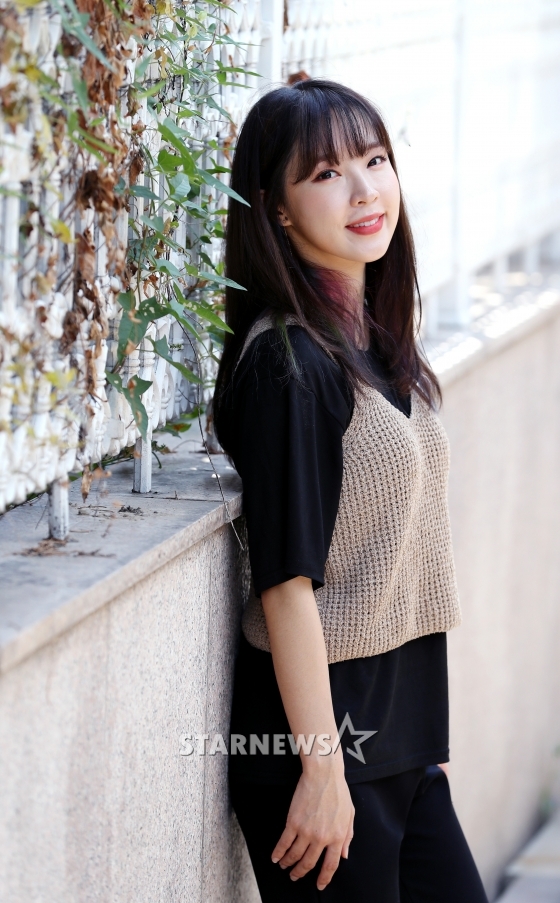 전지윤. /사진=홍봉진 기자, 장소협찬=그린냅