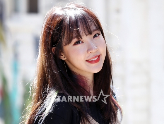 전지윤. /사진=홍봉진 기자, 장소협찬=그린냅
