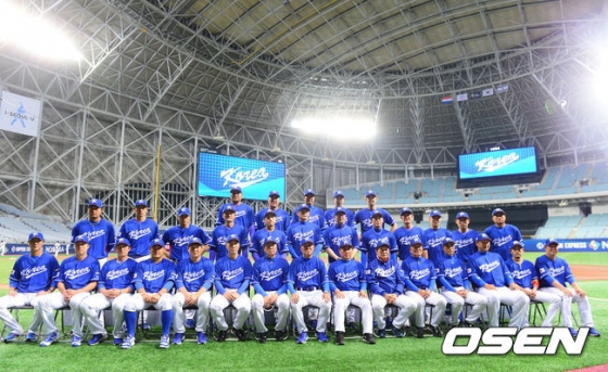 지난 3월 열린 WBC 대회를 앞두고 국가대표팀이 사진 촬영에 임하고 있다.