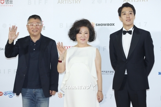 영화 '희생부활자'의 곽경택 감독과 배우 김해숙, 김래원/사진=이기범 기자