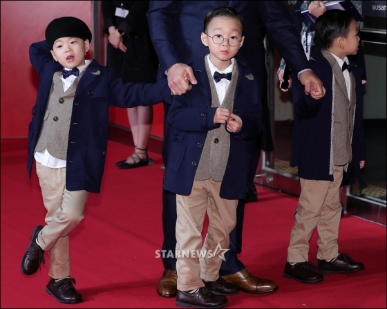 제22회 부산국제영화제 개막식에 참석한 대한, 민국, 만세