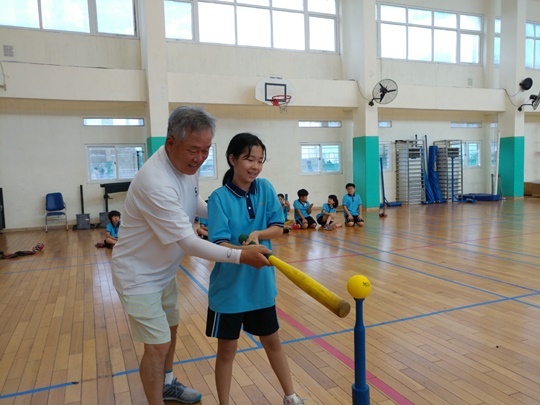 하노이 한인 국제학교 초등부 T볼 강의모습./사진제공=양승호 파주 챌린저스 감독