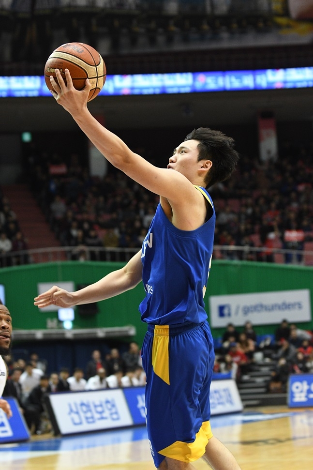 결승골을 기록한 이동엽. /사진=KBL 제공
