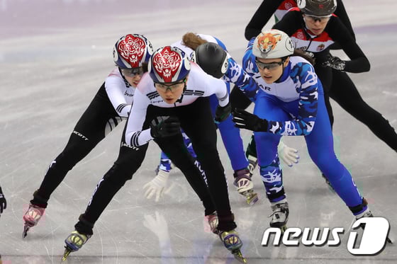 한국이 여자 쇼트트랙 계주 3000m 금메달을 차지했다. /사진=뉴스1