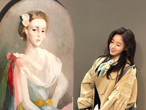 마리 로랑생 특별전 관람 인증한 함은정/사진=함은정 인스타그램