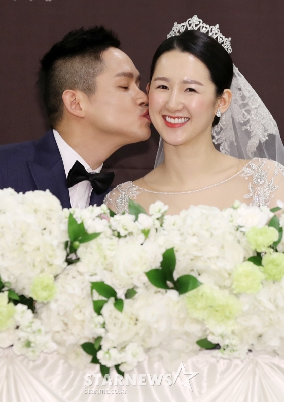개그맨 김형인(왼쪽)과 예비신부 /사진=김휘선 기자