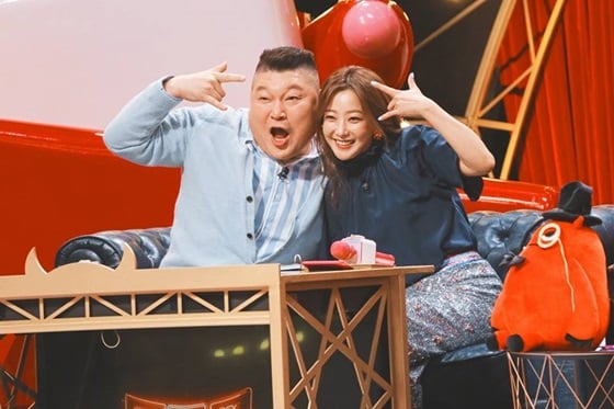 강호동(왼쪽)과 김희선/사진제공=올리브