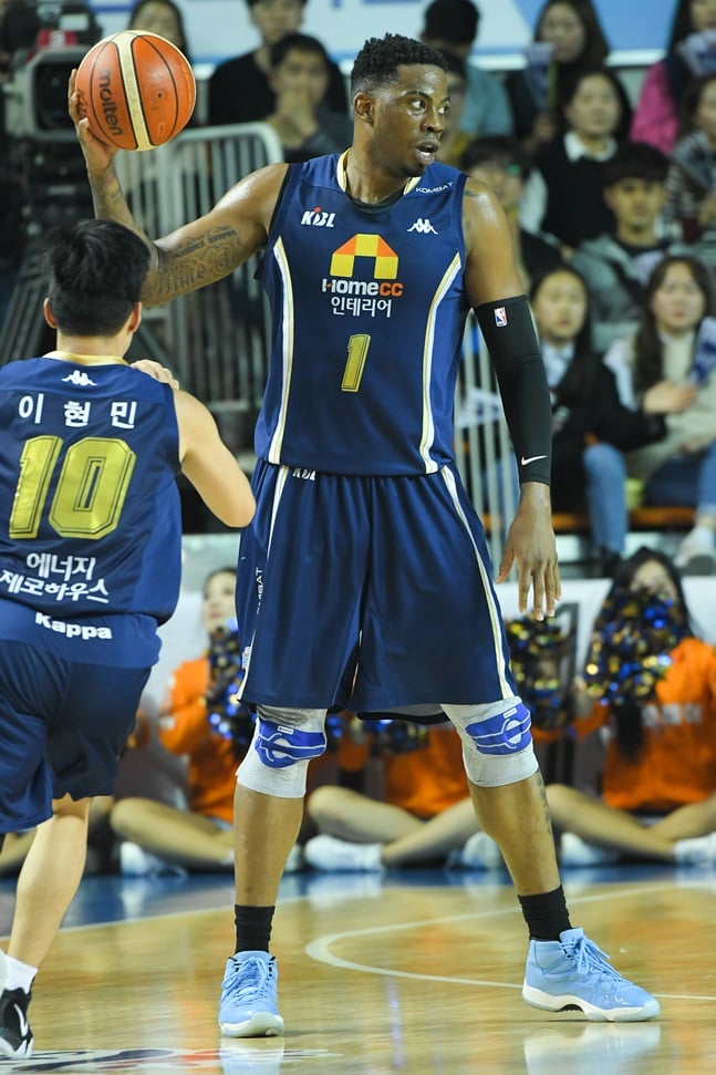 신장 재측정에서 199.2cm가 나와 차기 시즌 KBL에서 뛸 수 있게 된 찰스 로드. /사진=KBL 제공