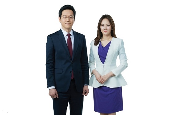 주말 'KBS 뉴스9' 진행을 맡은 한승연 앵커(왼쪽), 김지원 앵커/사진제공=KBS