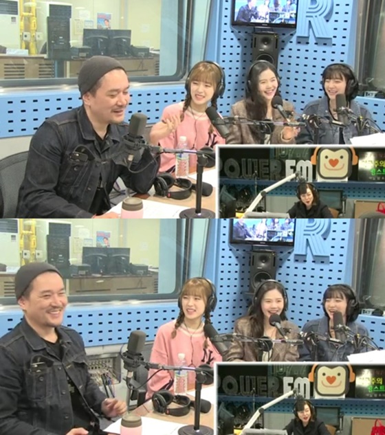JK김동욱, 오마이걸 반하나/사진=SBS 파워FM '최화정의 파워타임' 보이는 라디오 캡쳐