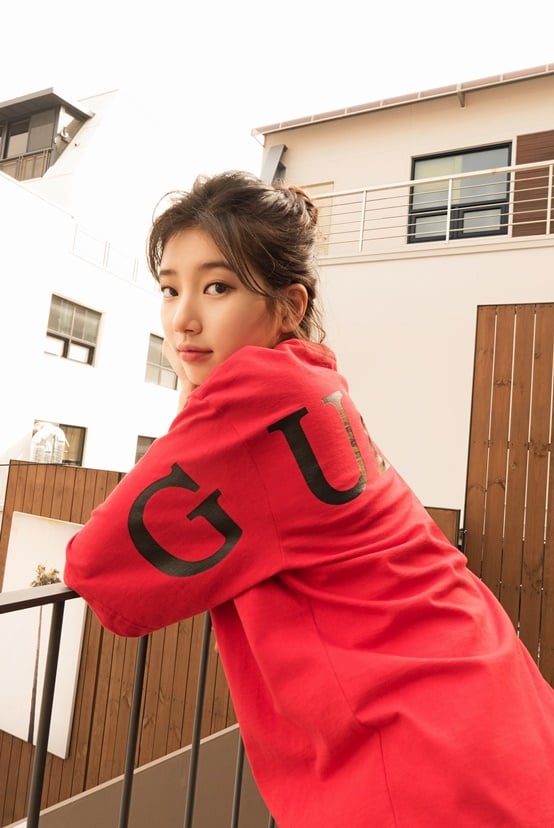 수지 화보 /사진=게스