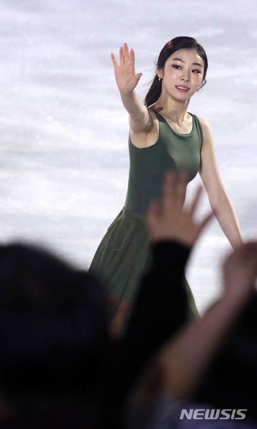 피날레와 커튼콜에서의 김연아 /사진=뉴시스 제공