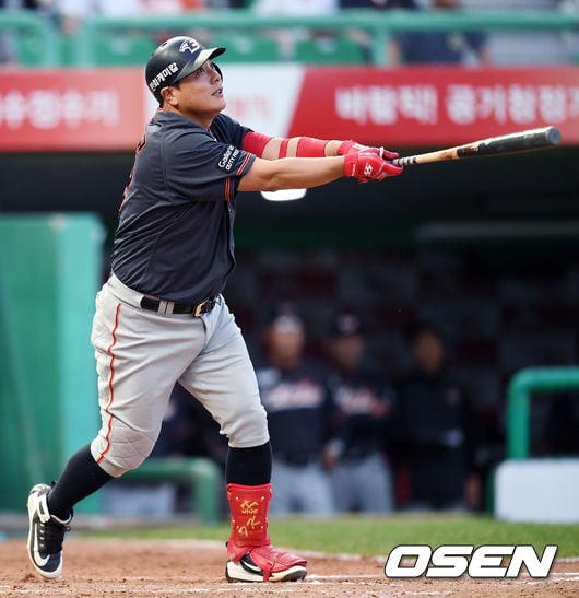 김태균.