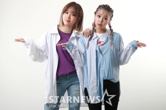 (왼쪽부터) 걸그룹 칸 멤버 유나킴, 전민주 /사진=임성균 기자