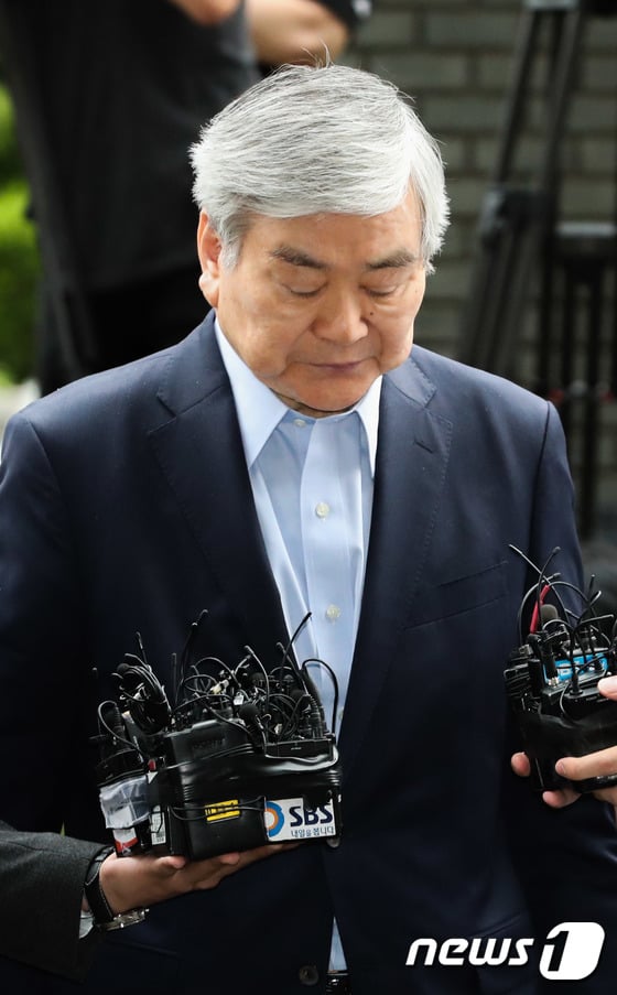 조양호 한진그룹 회장이 검찰에 출석해서 조사에 성실히 임하겠다고 밝히고 있다. /사진=뉴스1