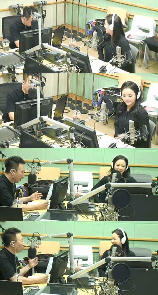개그맨 박명수(왼쪽)와 배우 최은주(오른쪽) /사진=KBS 라디오 쿨FM '박명수의 라디오쇼' 보이는 라디오 방송화면