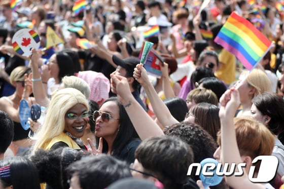 성소수자의 대표 행사 중 하나인 제19회 서울퀴어문화축제가 개최됐다. / 사진=뉴스1