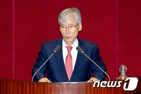 여상규 자유한국당 의원(70)이 20대 국회 후반기 법제사법위원장에 선출됐다. / 사진=뉴스1