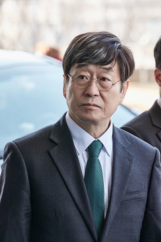 드라마 '사자' 스틸 컷 속 김창완