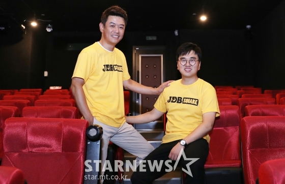 JDB스퀘어 극장장 개그맨 김대희(사진 왼쪽)과 JDB엔터테인먼트 이강희 대표/사진=김휘선 기자