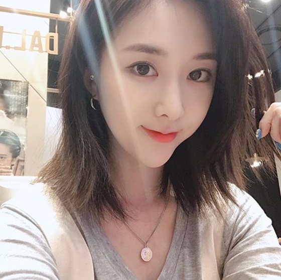 걸그룹 다이아 출신 배우 조승희가 SBS 예능프로그램 '로맨스 패키지'에 출연해 화제를 모았다. /사진=조승희 인스타그램