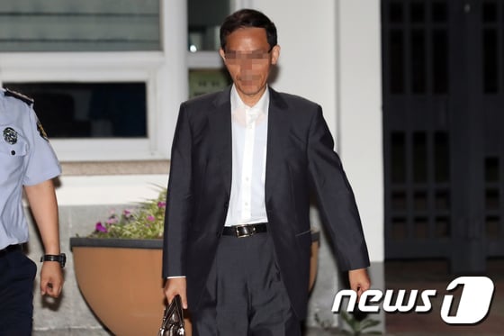 노회찬 정의당 원내대표에게 수천만 원의 불법자금을 건네는데 관여한 혐의를 받는 드루킹 최측근 도모 변호사에 대한 구속영장이 기각됐다. /사진=뉴스1