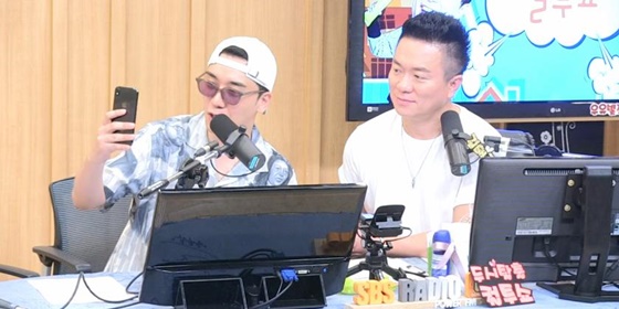 승리. / 사진=SBS 보이는 라디오.