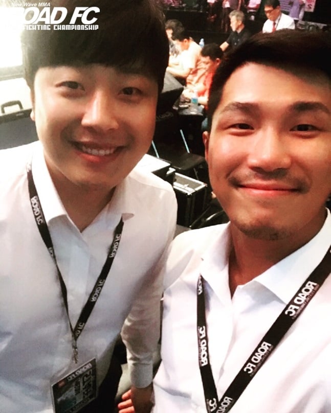 해설위원 데뷔전에서 호평을 받은 박형근(우). /사진=로드FC 제공