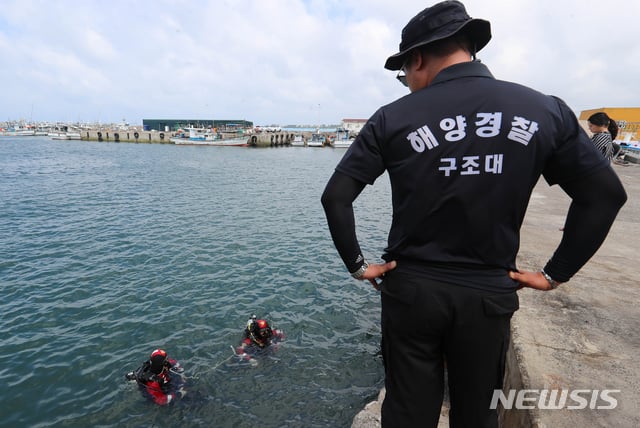 제주에서 30대 여성이 가족과 함께 캠핑하던 중 실종된 것에 이어 제주 서귀포시 가파도 인근 방파제서 보말(고둥)을 잡던 60대 남성도 실종되는 사건이 발생했다. / 사진=뉴시스