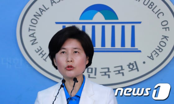 백혜련 더불어민주당 대변인이 임태훈 군인권센터 소장에 대한 김성태 자유한국당 대표의 발언에 대해 비판했다. /사진=뉴스1