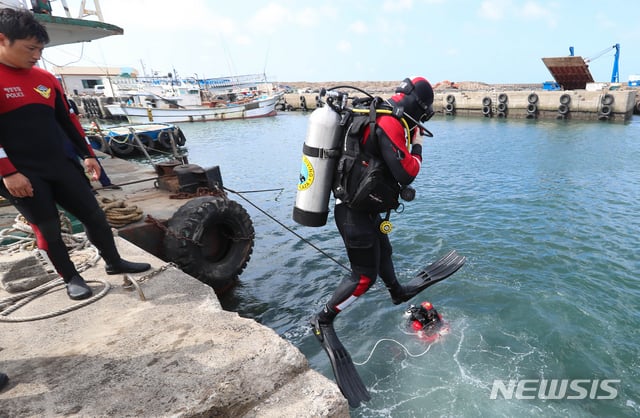 제주도에서 가족과 함께 캠핑을 하다 실종된 30대 여성을 찾기 위해 경찰이 육상수색 인력을 대폭 늘렸다. / 사진=뉴시스