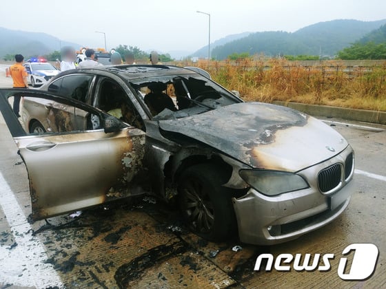 BMW 리콜 대상이 아닌 차량에도 불이나 우려가 커지고 있다. / 사진=뉴스1