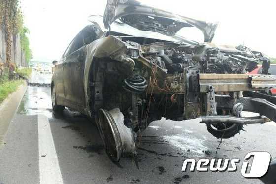 BMW, 에쿠스에 이어 아반떼 차량에서도 화재가 발생했다. /사진=뉴스1