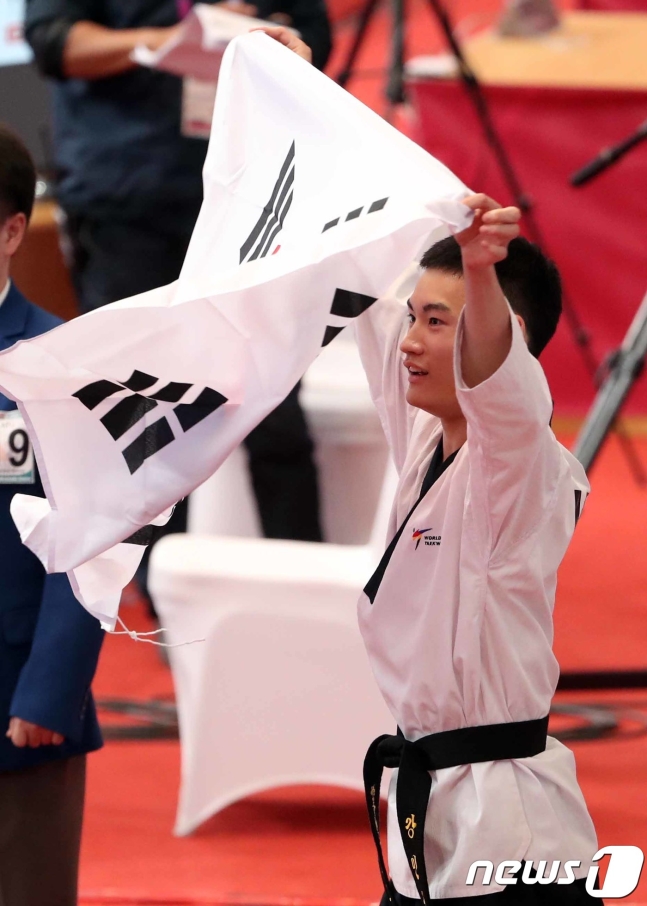 이번 대회 한국의 첫 번째 금메달을 따낸 강민성. /사진=뉴스1
