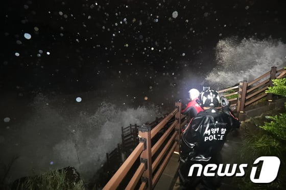 제주도 소정방폭포서 20대 여성이 실종됐다. /사진=뉴스1