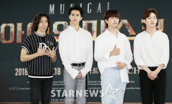 뮤지컬 '아이언 마스크'의 장동우, 켄, 산들, 이창섭 / 사진=김창현 기자