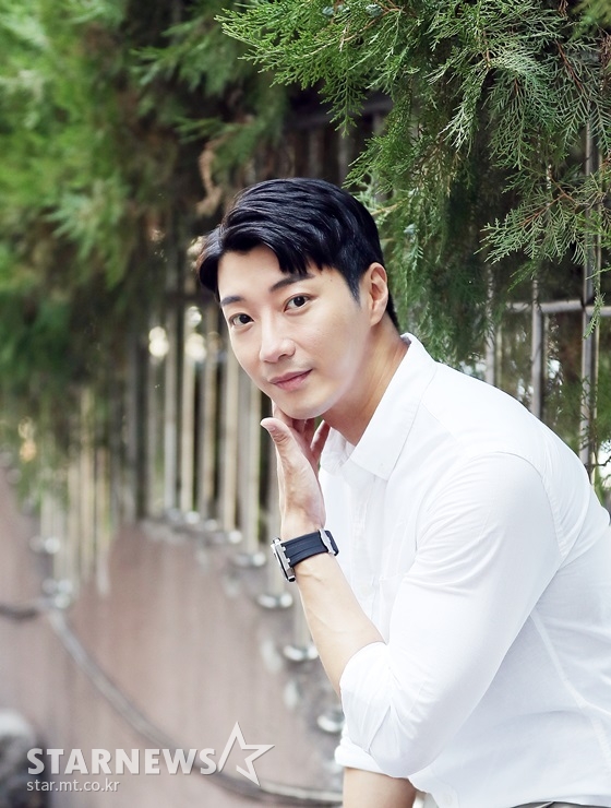 SBS 연애 리얼리티 프로그램 '로맨스 패키지'에 출연한 학원 강사 라이언 킴 /사진=김창현 기자