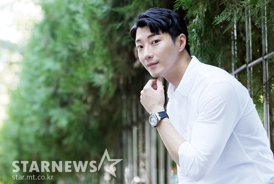 SBS 연애 리얼리티 프로그램 '로맨스 패키지'에 출연한 학원 강사 라이언 킴 /사진=김창현 기자