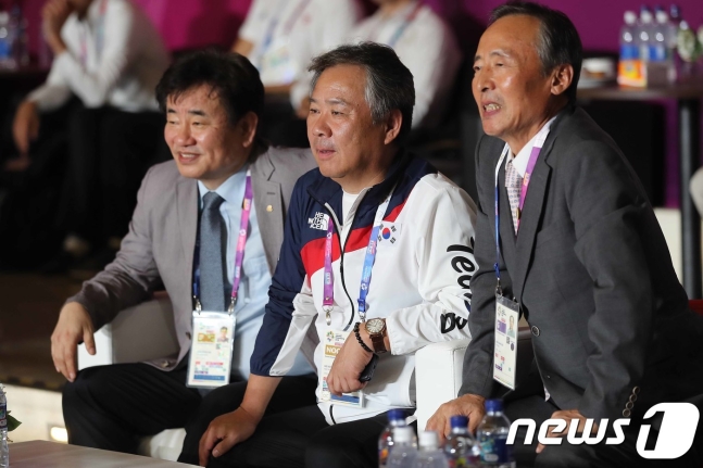 이기흥 대한체육회장(가운데). /사진=뉴스1