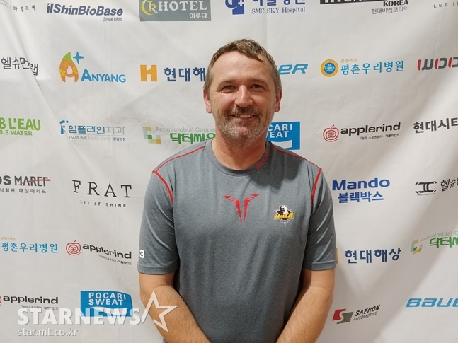 안양 한라 패트릭 마르티넥 감독. /사진=김동영 기자