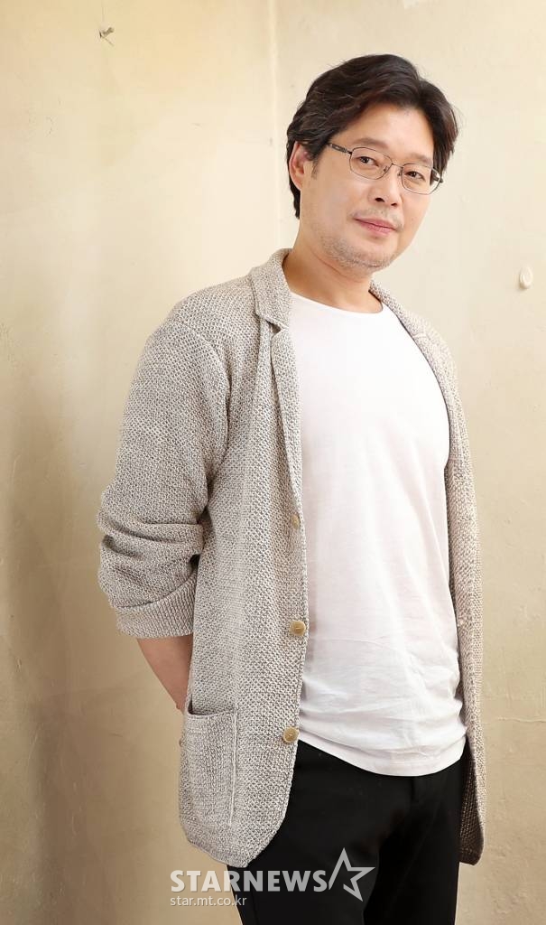 '명당' 유재명 라운드 인터뷰