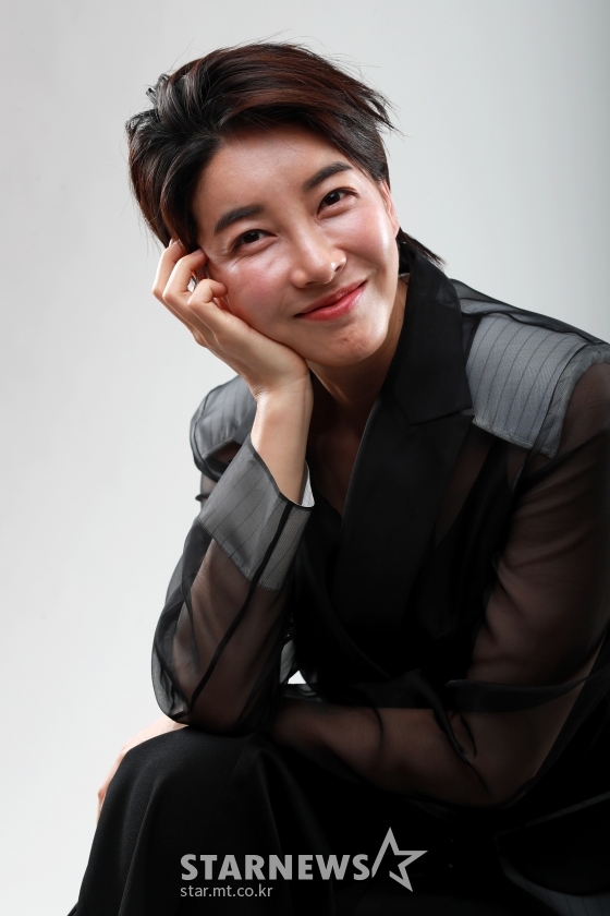 영화 '독전'의 진서연이 11월 출산을 앞뒀다. 그녀가 뒤늦게 임신 사실을 전한 이유가 알려졌다. / 사진=임성균 기자