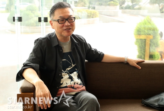 영화 '돌멩이'로 제23회 부산국제영화제를 찾은 배우 김의성이 스타뉴스와 만나 이야기를 나누고 있다/사진=김휘선 기자