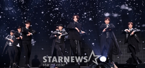 더 맨 블랙/사진=김휘선 기자