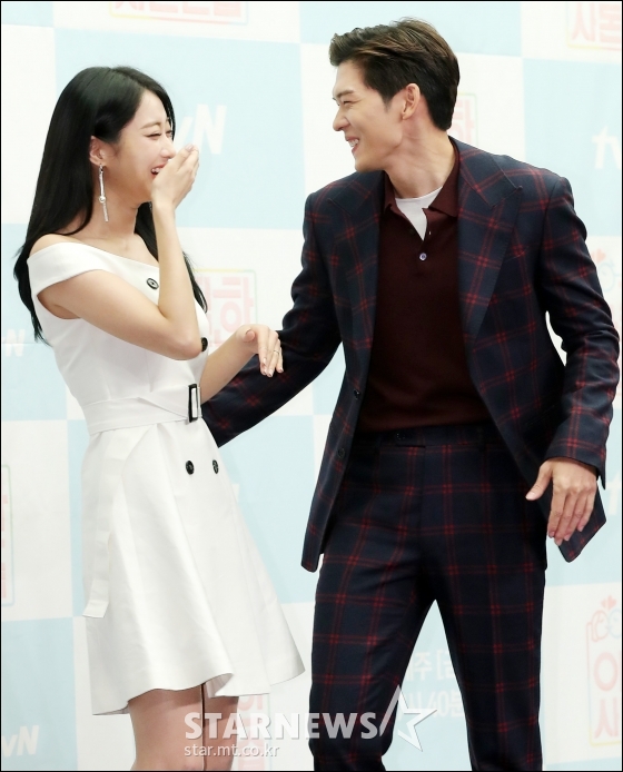 경리, 오스틴강/사진=김창현 기자