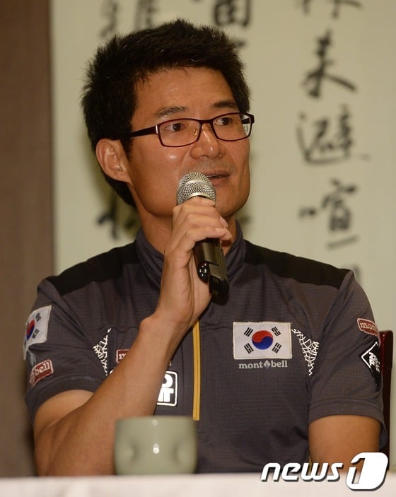 무산소 등정으로 히말라야 8000m급 14좌의 세계 최단 기간 완등에 성공한 김창호 대장 / 사진=뉴스1