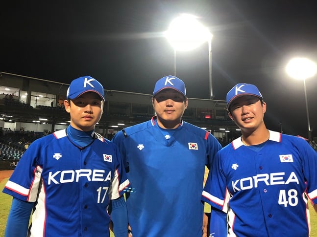 23세 이하 야구대표팀 최태성-류희운-김민혁(왼쪽부터). /사진=대한야구소프트볼협회 제공