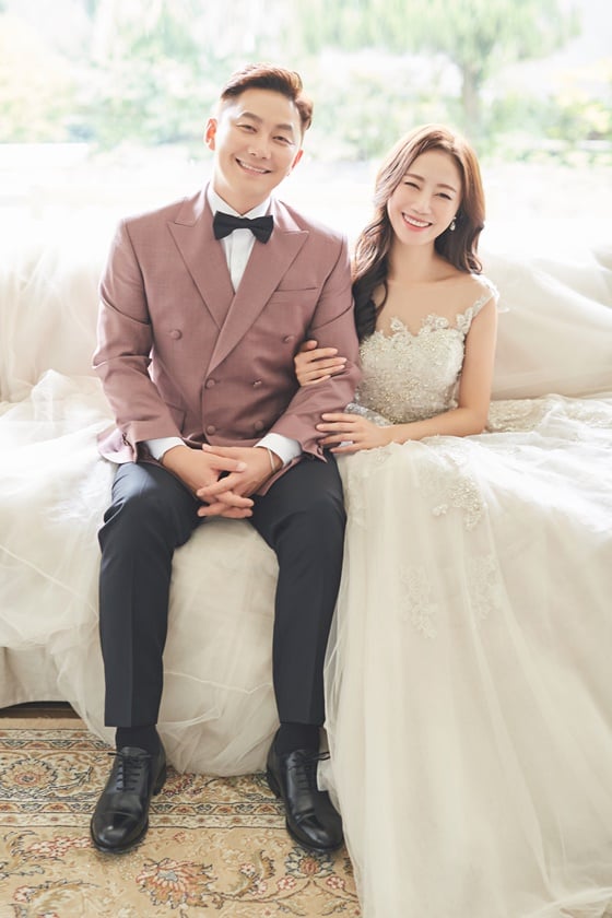 개그맨 이광섭과 예비신부 /사진=해피메리드컴퍼니