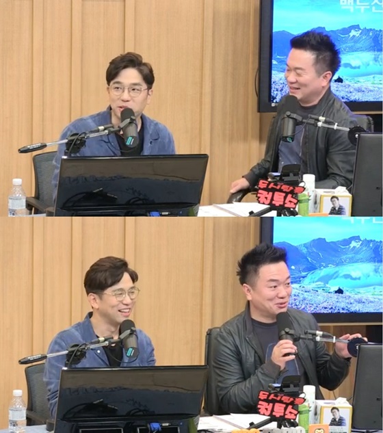 가수 이적(왼쪽), 개그맨 김태균 /사진=SBS 파워FM '두시탈출 컬투쇼' 보는 라디오 방송화면 캡처